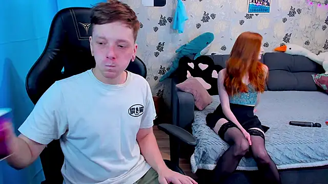 Snapshot of lakmsrrrmrrr chatting on March 20, 2025, 10:32 am lakmsrrrmrrr online show from March 20, 2025, 10:32 am