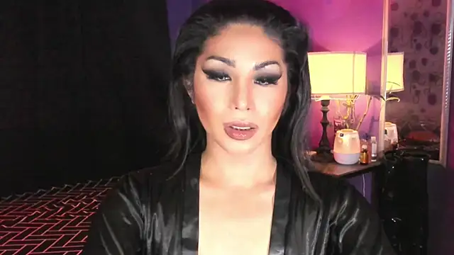 Snapshot of MaxxineMorenaTs chatting on July 3, 2026, 6:36 pm MaxxineMorenaTs online show from July 3, 2026, 6:36 pm