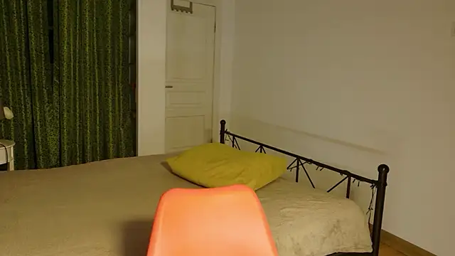 ZoeGrant online show from March 7, 2026, 6:46 pm