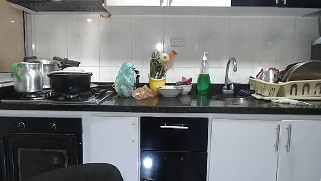 kateleyagrey online show from April 9, 2026, 6:58 pm