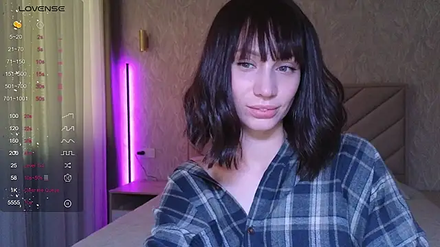 Snapshot of Alice_Wonders chatting on November 11, 2025, 6:41 am Alice Wonders online show from November 11, 2025, 6:41 am