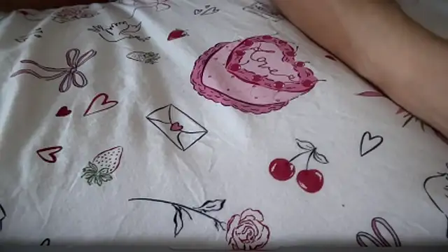 Lillymariee online show from May 26, 2026, 11:19 am