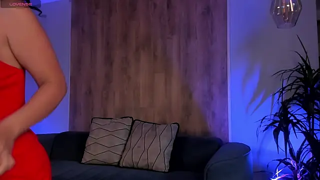 RoseFerrera online show from January 11, 2026, 6:37 pm