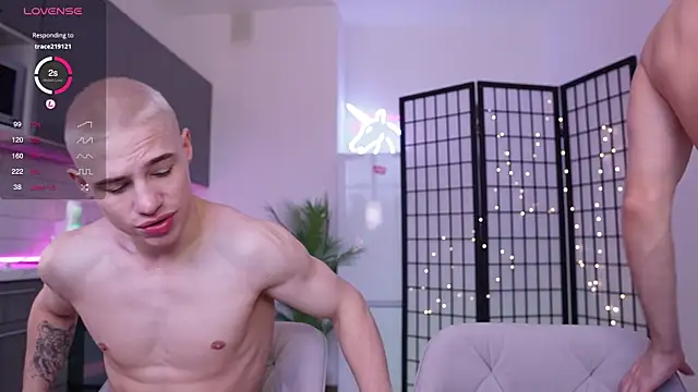 Snapshot of Evan__White_ chatting on December 2, 2024, 8:15 am Evan  White  online show from December 2, 2024, 8:15 am