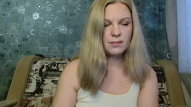 Snapshot of BlondeFox chatting on November 3, 2025, 2:50 am BlondeFox online show from November 3, 2025, 2:50 am