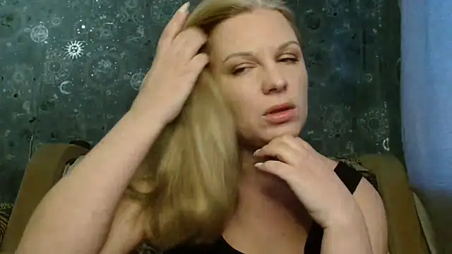 Snapshot of BlondeFox chatting on November 27, 2025, 3:07 am BlondeFox online show from November 27, 2025, 3:07 am