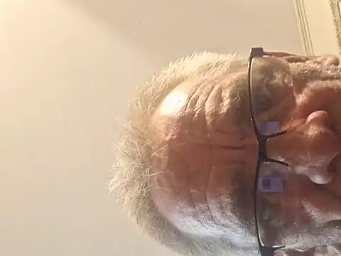 Snapshot of highstepper500 chatting on September 19, 2025, 4:11 pm highstepper500 online show from September 19, 2025, 4:11 pm