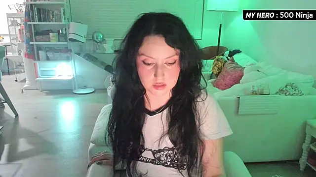 Snapshot of Vesaaa chatting on October 15, 2025, 5:39 am Vesaaa online show from October 15, 2025, 5:39 am