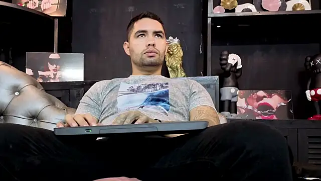 Snapshot of matteosantos chatting on October 25, 2025, 11:31 am matteosantos online show from October 25, 2025, 11:31 am