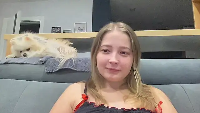 Snapshot of CharmingSarah chatting on September 17, 2025, 4:31 pm CharmingSarah online show from September 17, 2025, 4:31 pm