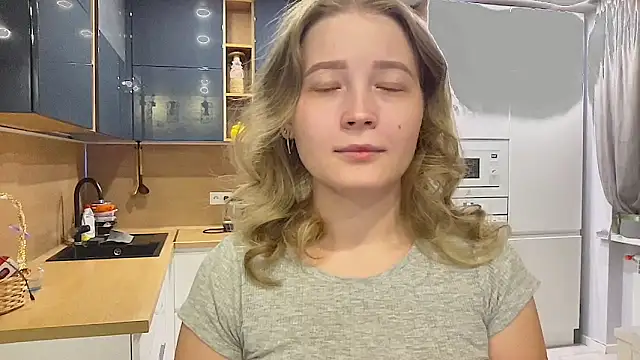 Snapshot of CharmingSarah chatting on September 27, 2025, 3:29 pm CharmingSarah online show from September 27, 2025, 3:29 pm