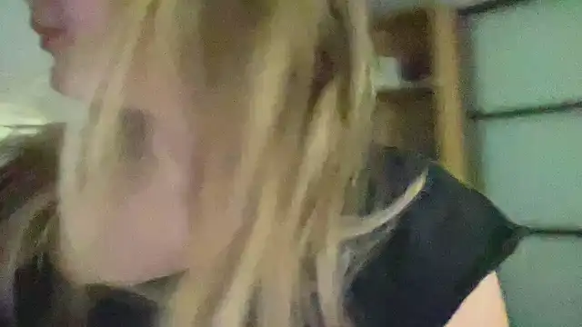 Snapshot of CharmingSarah chatting on October 9, 2025, 4:07 pm CharmingSarah online show from October 9, 2025, 4:07 pm