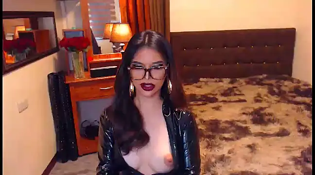 EXTREMELYDOM online show from March 10, 2025, 10:07 am