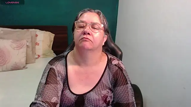 Snapshot of scaelettdubois chatting on July 14, 2026, 6:29 am scaelettdubois online show from July 14, 2026, 6:29 am
