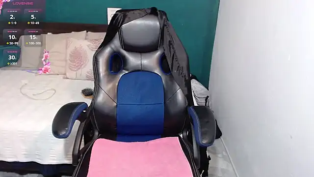 Snapshot of scaelettdubois chatting on March 7, 2025, 2:36 am scaelettdubois online show from March 7, 2025, 2:36 am