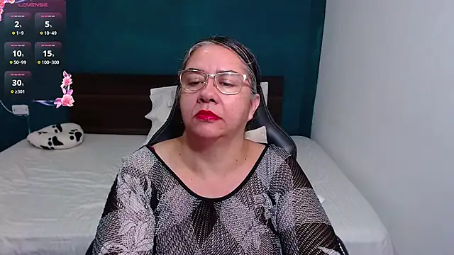 Snapshot of scaelettdubois chatting on October 10, 2025, 2:12 am scaelettdubois online show from October 10, 2025, 2:12 am