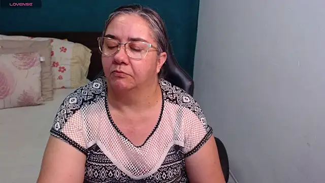 Snapshot of scaelettdubois chatting on June 4, 2026, 10:36 pm scaelettdubois online show from June 4, 2026, 10:36 pm
