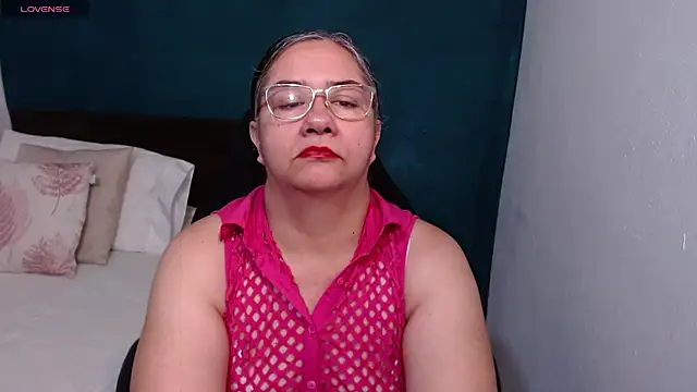 Snapshot of scaelettdubois chatting on September 28, 2025, 9:44 pm scaelettdubois online show from September 28, 2025, 9:44 pm