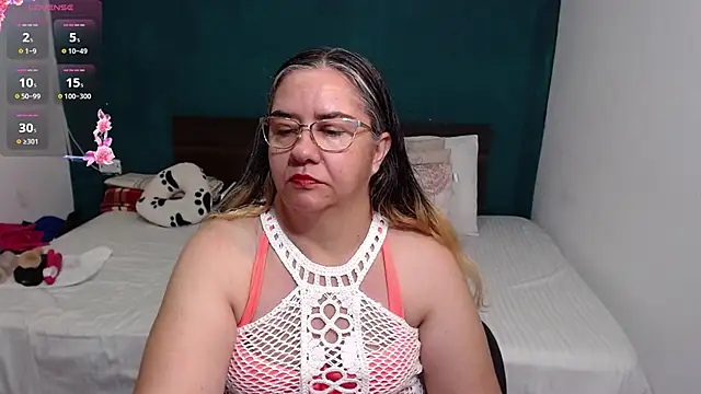 Snapshot of scaelettdubois chatting on October 10, 2025, 7:04 pm scaelettdubois online show from October 10, 2025, 7:04 pm