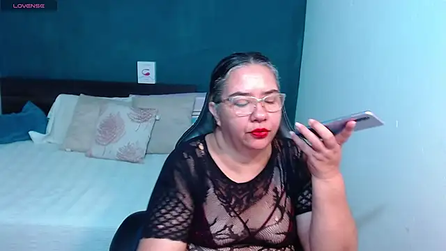 Snapshot of scaelettdubois chatting on March 2, 2025, 8:14 pm scaelettdubois online show from March 2, 2025, 8:14 pm