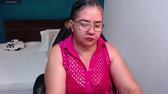 Snapshot of scaelettdubois chatting on October 4, 2025, 1:07 am scaelettdubois online show from October 4, 2025, 1:07 am