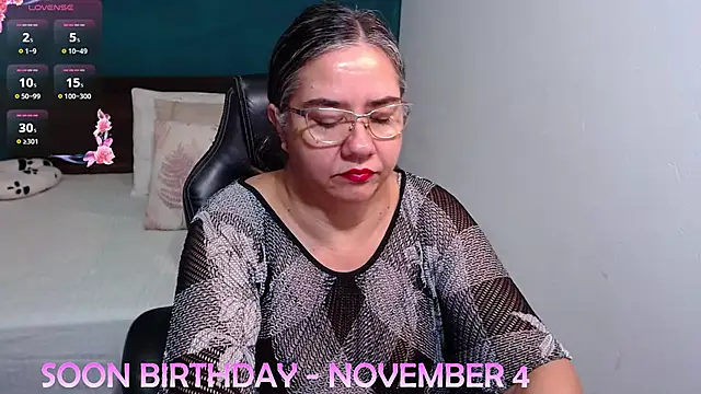 Snapshot of scaelettdubois chatting on October 25, 2025, 11:38 pm scaelettdubois online show from October 25, 2025, 11:38 pm