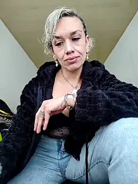 Snapshot of sexymarilyncolombia chatting on March 13, 2025, 1:40 pm sexymarilyncolombia online show from March 13, 2025, 1:40 pm