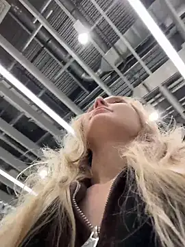 MariaTull online show from October 29, 2025, 1:54 pm