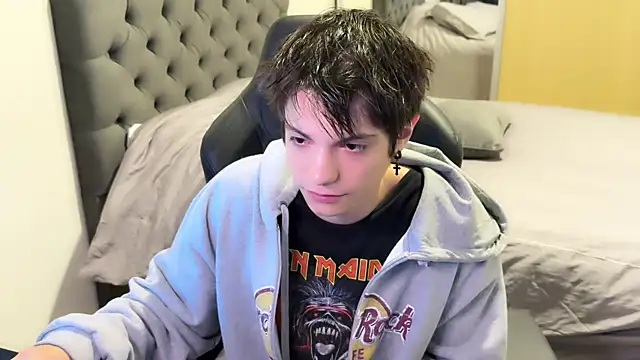 Snapshot of SasukeUhchiaa chatting on February 23, 2025, 12:19 am SasukeUhchiaa online show from February 23, 2025, 12:19 am