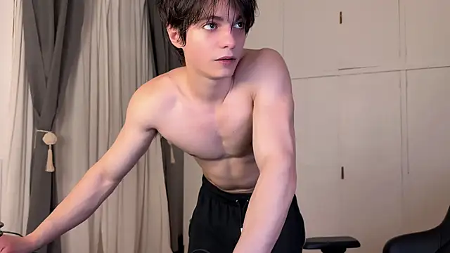 SasukeUhchiaa online show from April 2, 2026, 10:38 pm