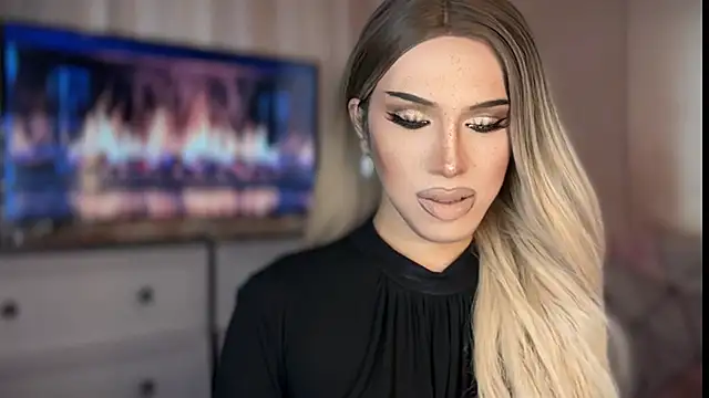 Ts glamxxxx online show from April 17, 2026, 12:02 am