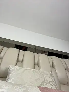 ALISSON FOXXX1 online show from April 7, 2026, 10:55 pm