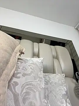 ALISSON FOXXX1 online show from January 14, 2026, 10:57 pm