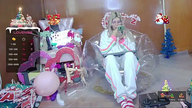 Skinygirl online show from December 19, 2025, 5:48 pm