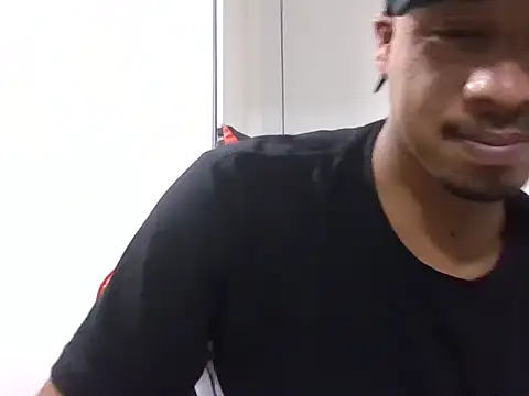 Snapshot of Juninho10c chatting on November 11, 2025, 12:38 am Juninho10c online show from November 11, 2025, 12:38 am