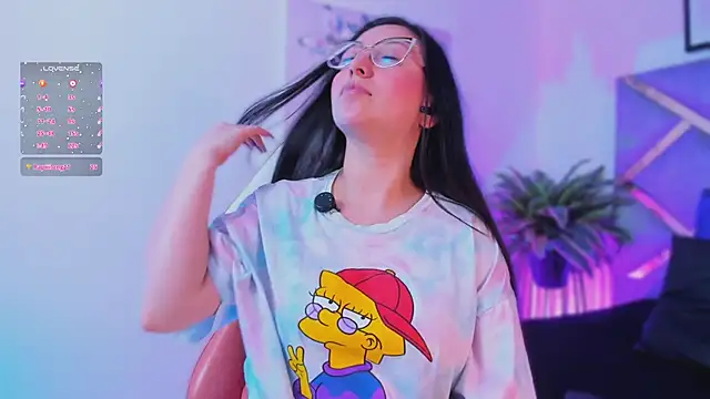 lucy neil online show from December 21, 2025, 11:38 pm