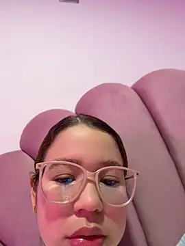 Lucyklein2022 online show from July 18, 2026, 3:31 pm