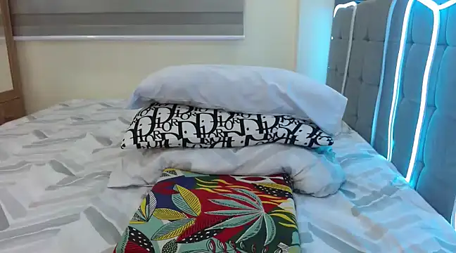 Sexy Sendy18xx online show from March 12, 2025, 4:19 am