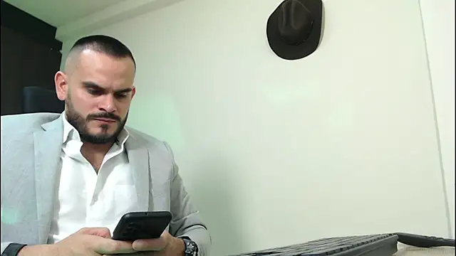 cowboyht online show from December 14, 2025, 3:57 am