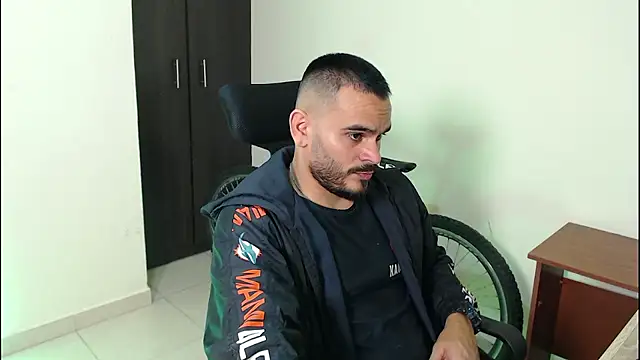 Snapshot of cowboyht chatting on November 15, 2025, 7:07 pm cowboyht online show from November 15, 2025, 7:07 pm