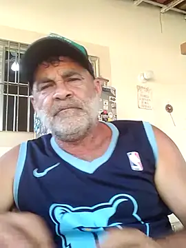 Snapshot of Peludo173317 chatting on November 21, 2025, 7:35 pm Peludo173317 online show from November 21, 2025, 7:35 pm