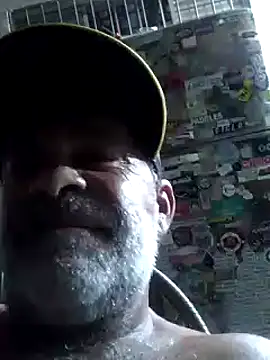 Snapshot of Peludo173317 chatting on February 23, 2025, 10:20 pm Peludo173317 online show from February 23, 2025, 10:20 pm