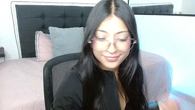 Snapshot of vaness_weet chatting on February 28, 2026, 8:30 pm vaness weet online show from February 28, 2026, 8:30 pm