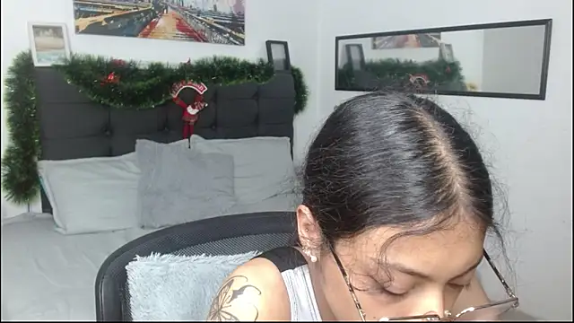 Snapshot of vaness_weet chatting on January 6, 2026, 3:05 pm vaness weet online show from January 6, 2026, 3:05 pm