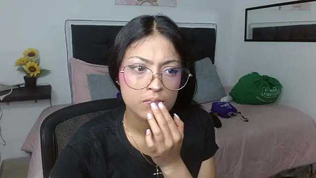 Snapshot of vaness_weet chatting on February 14, 2026, 11:38 pm vaness weet online show from February 14, 2026, 11:38 pm