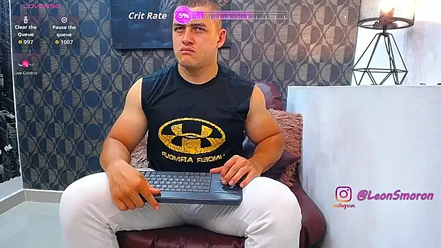 Leonsmoron online show from April 18, 2026, 3:42 am