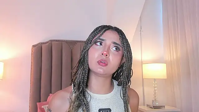 Emma Torres   online show from February 18, 2026, 12:12 pm