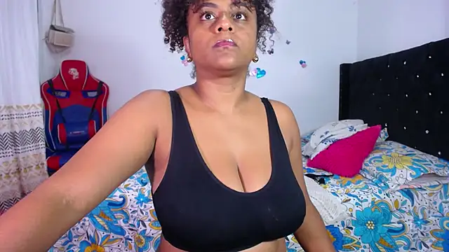 BellaKarla online show from May 14, 2026, 11:46 pm