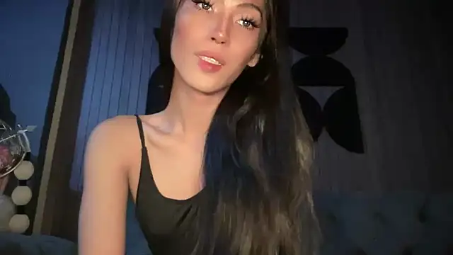 Snapshot of Bella_Gordon chatting on September 24, 2025, 4:41 am Bella Gordon online show from September 24, 2025, 4:41 am