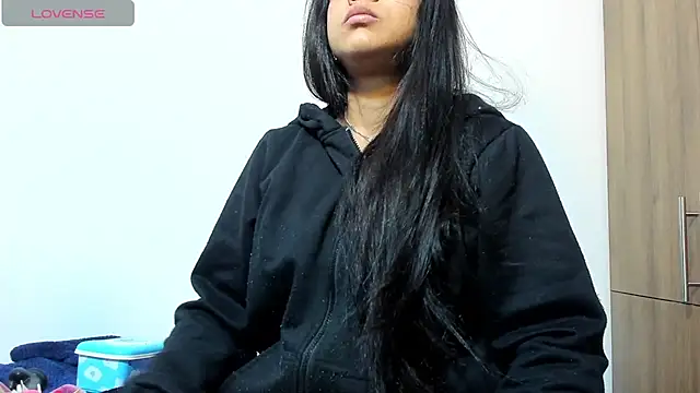 Bessie32 online show from December 2, 2025, 10:17 am